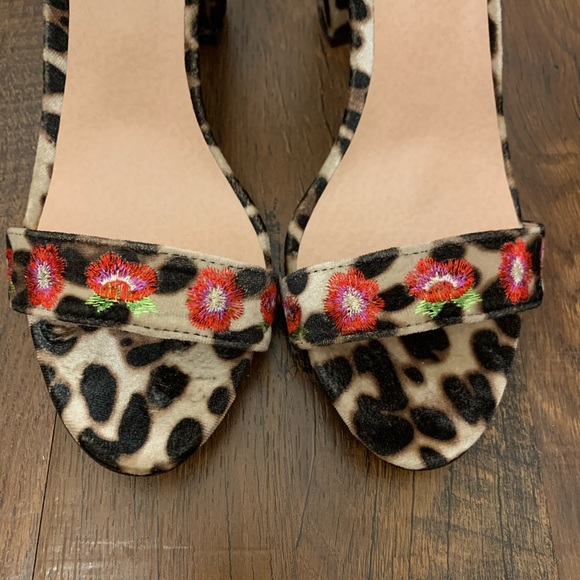 CHEETAH EMBROIDERED MADDEN GIRL HEELS - Picture 5 of 5